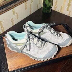 Merrell Women's Gray and White Athletic Shoes